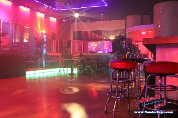 Alberto's Night Club