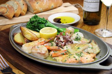 Il Fornaio located in the Westin San Jose